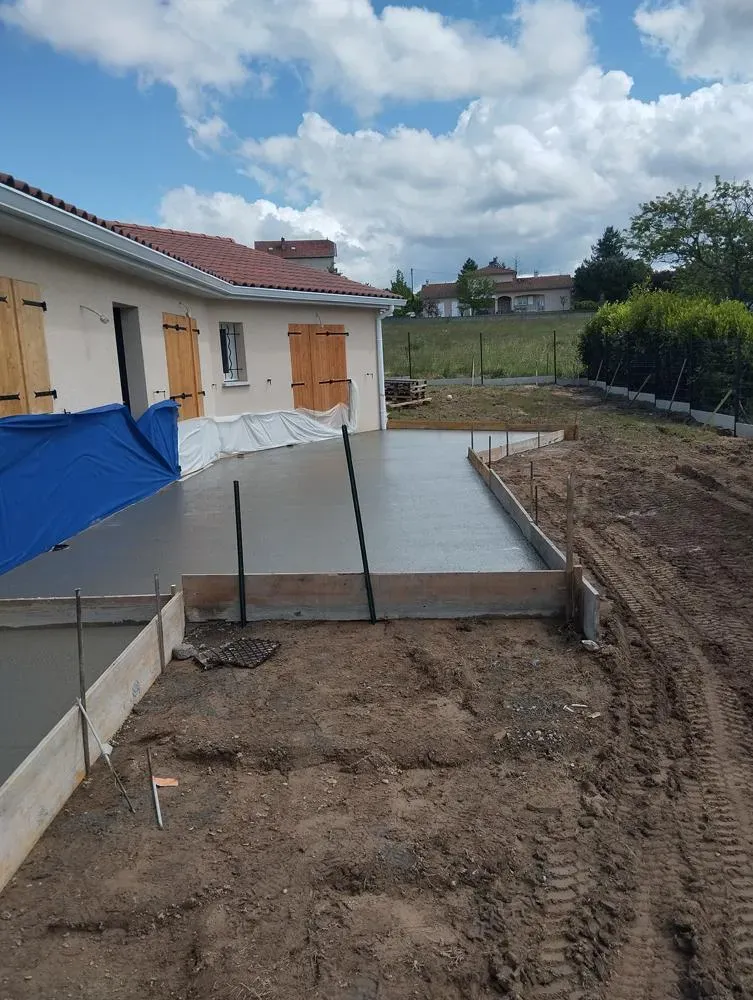 Aménagement extérieur près de Roanne